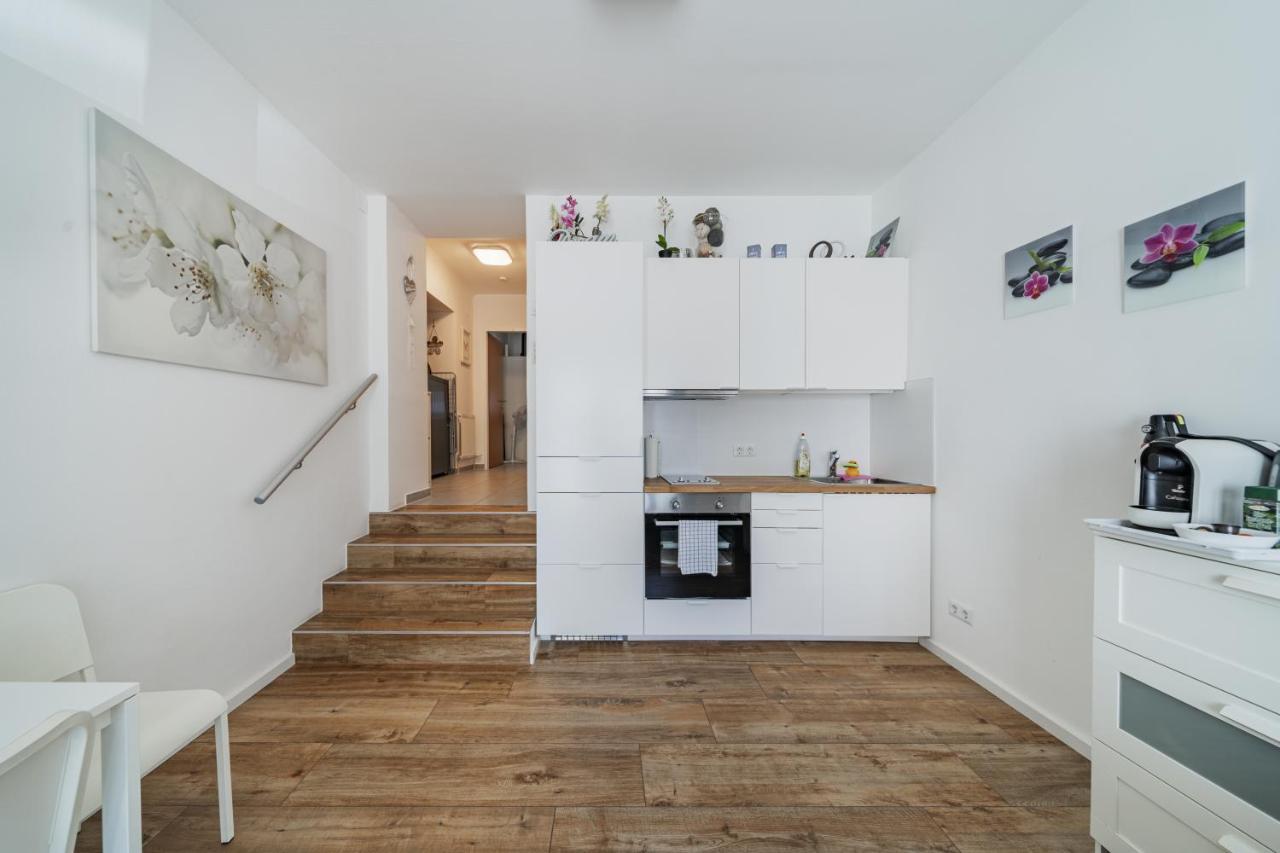 Modernes Appartement Nahe U-Bahn Und Schoenbrunn Vienna Exterior photo