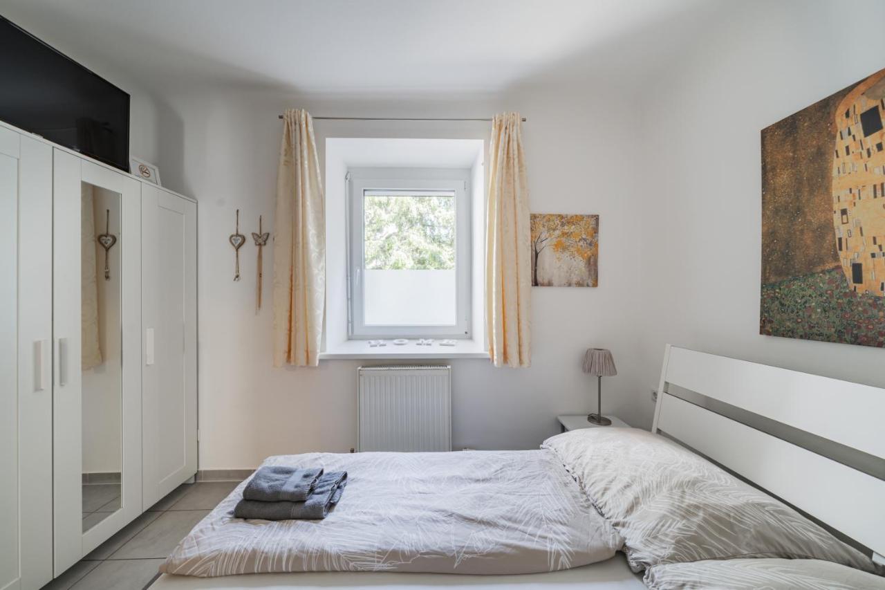 Modernes Appartement Nahe U-Bahn Und Schoenbrunn Vienna Exterior photo